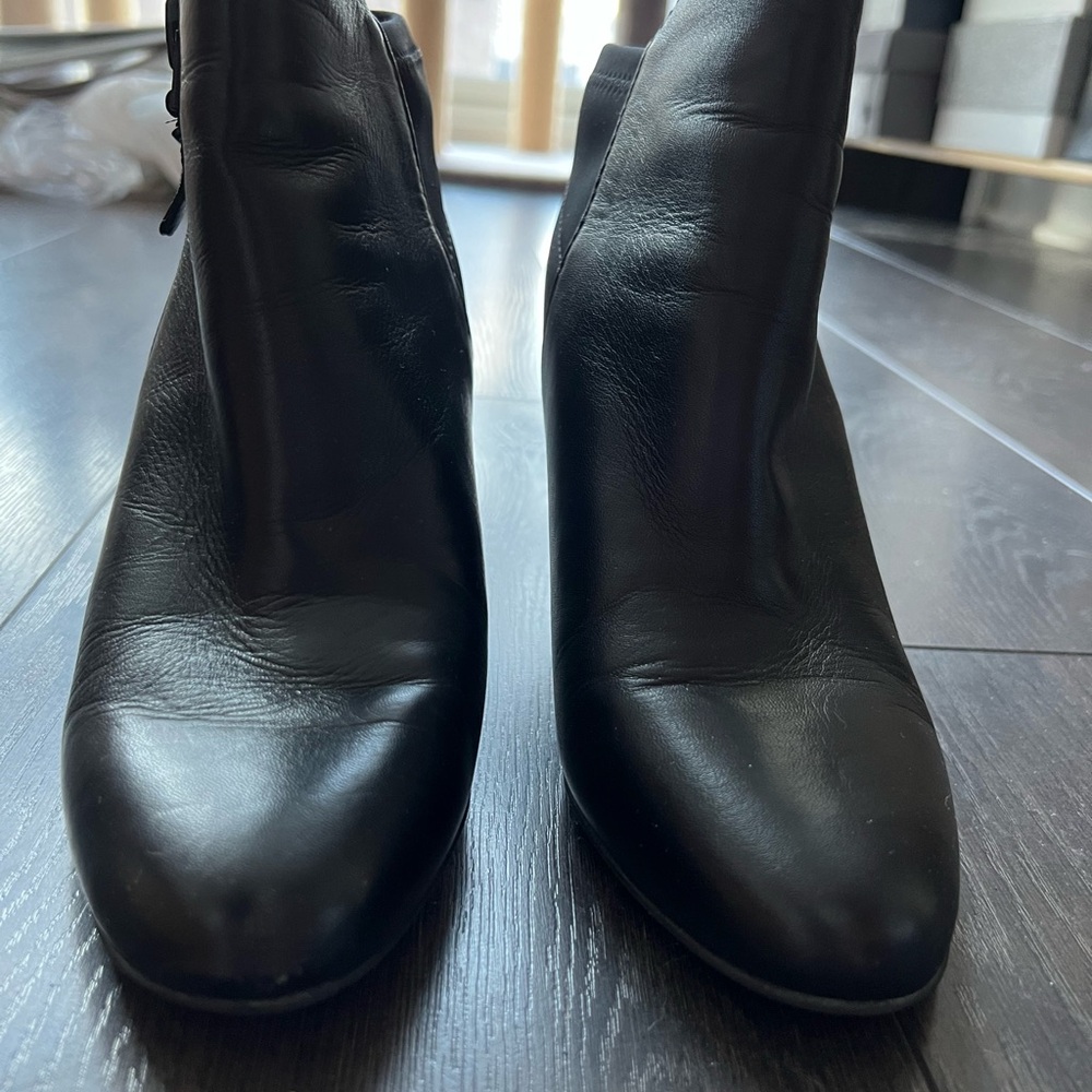 Via Spiga Black Ankle Soft Leather Booties US 7